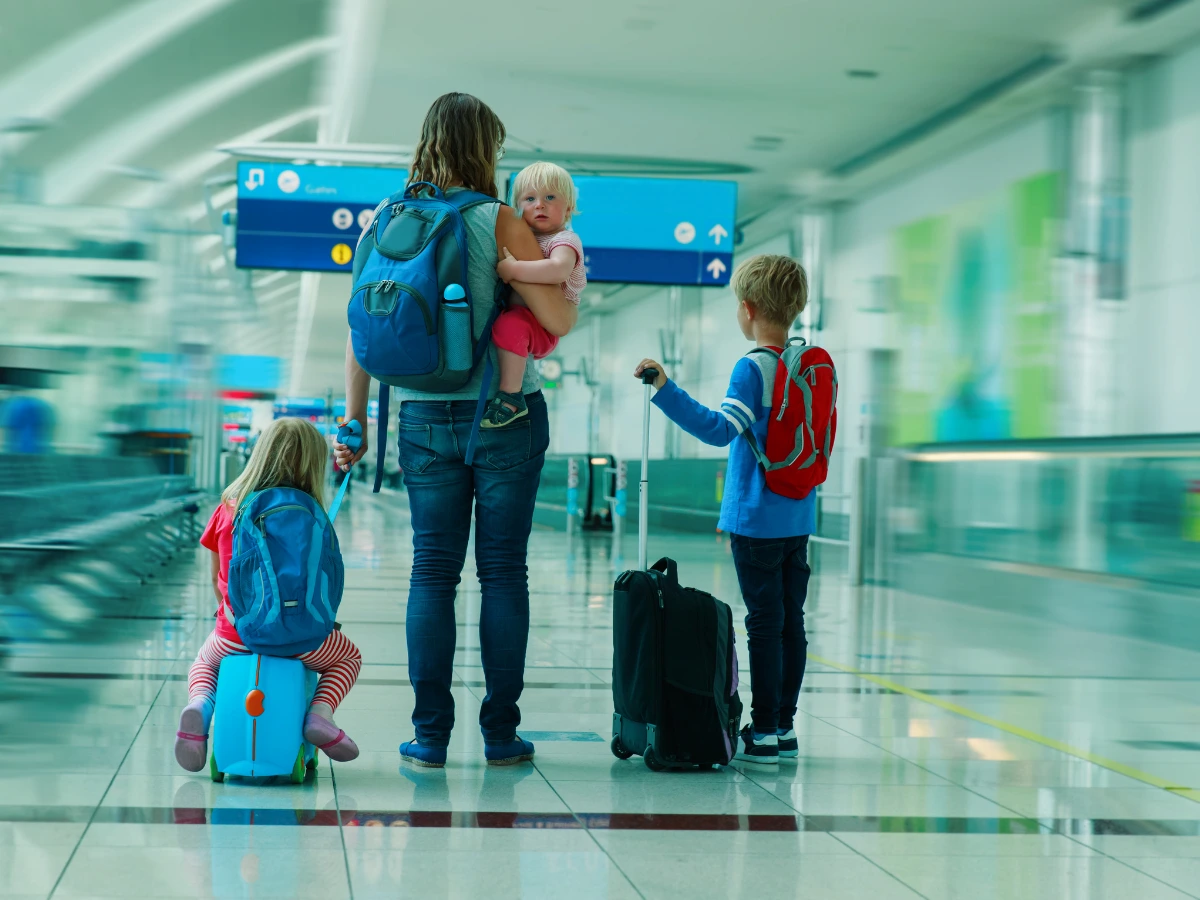 Seguro viagem para família: guia para viajar com crianças e bebês